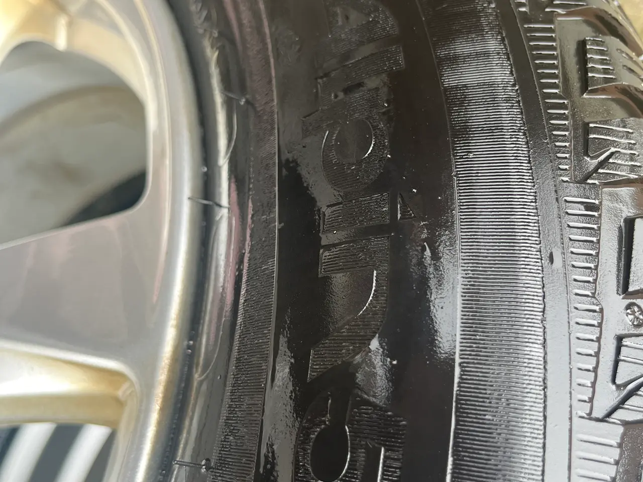 Billede 4 - Flotte Michelin dæk Alpine 5 Alu til VW