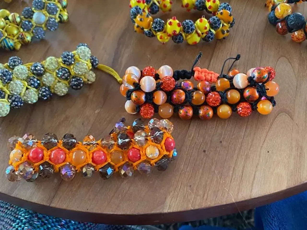 Billede 2 - Nye knyttede armbånd