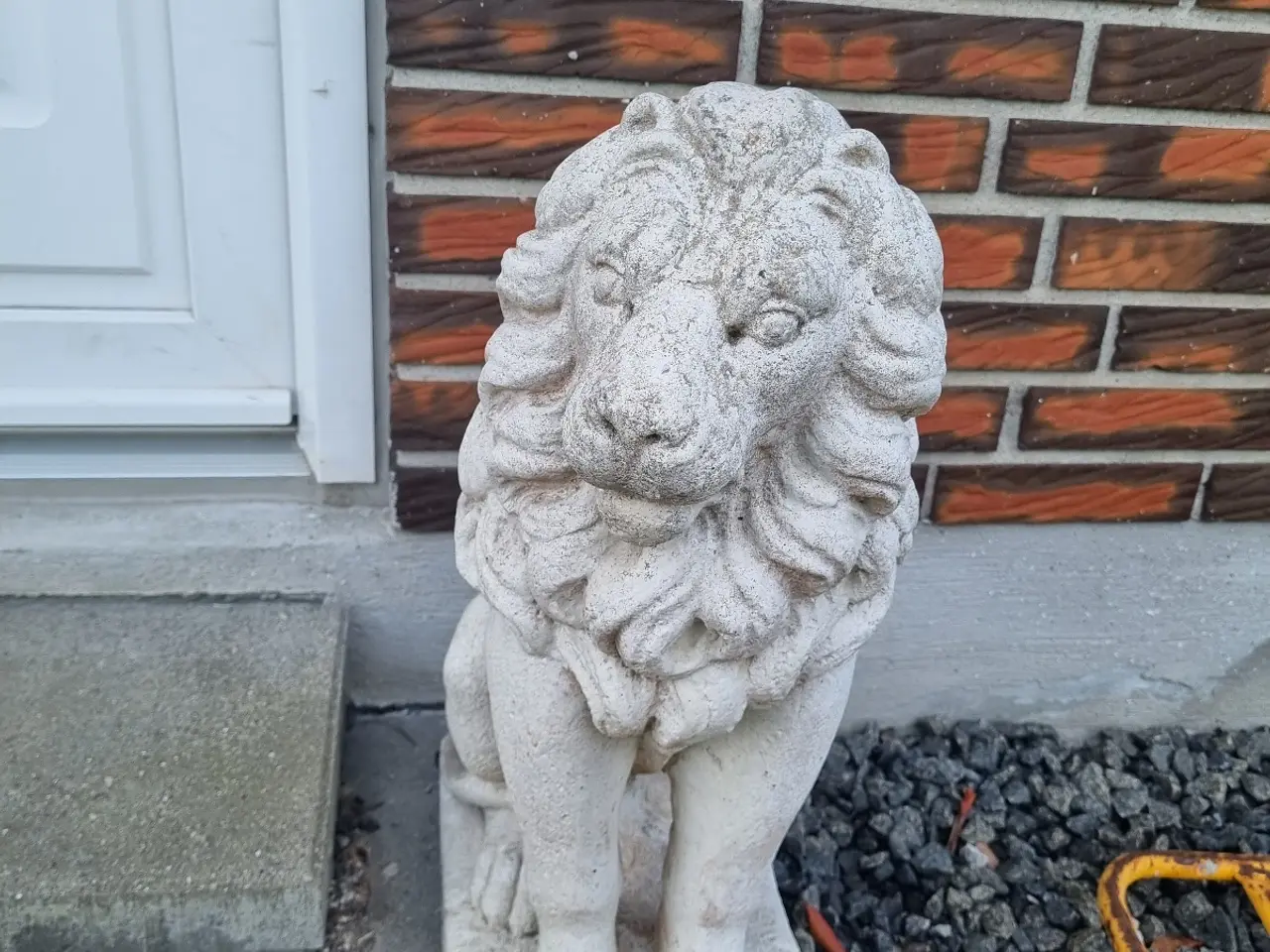 Billede 2 - 🦁 2 smukke betonløve kan blive dine