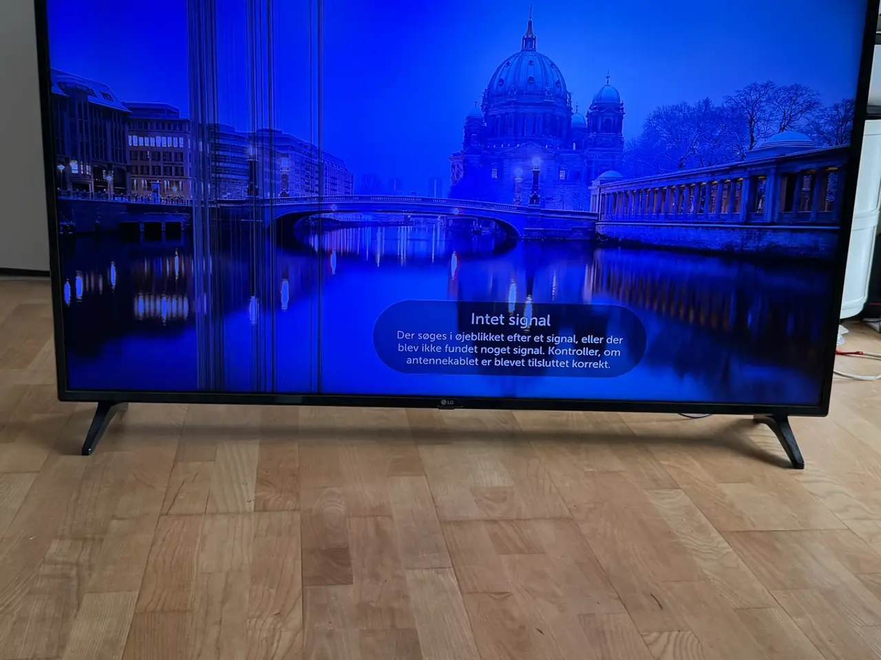 Billede 3 - Samsung 55’ lidt defekt med striber