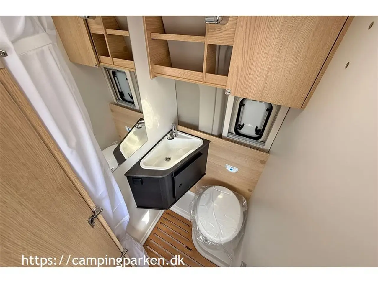 Billede 13 - 2025 - SunLight Sunlight campervan i Adventure, under 6 meter, sort metallic, automatgear og meget udstyr!
