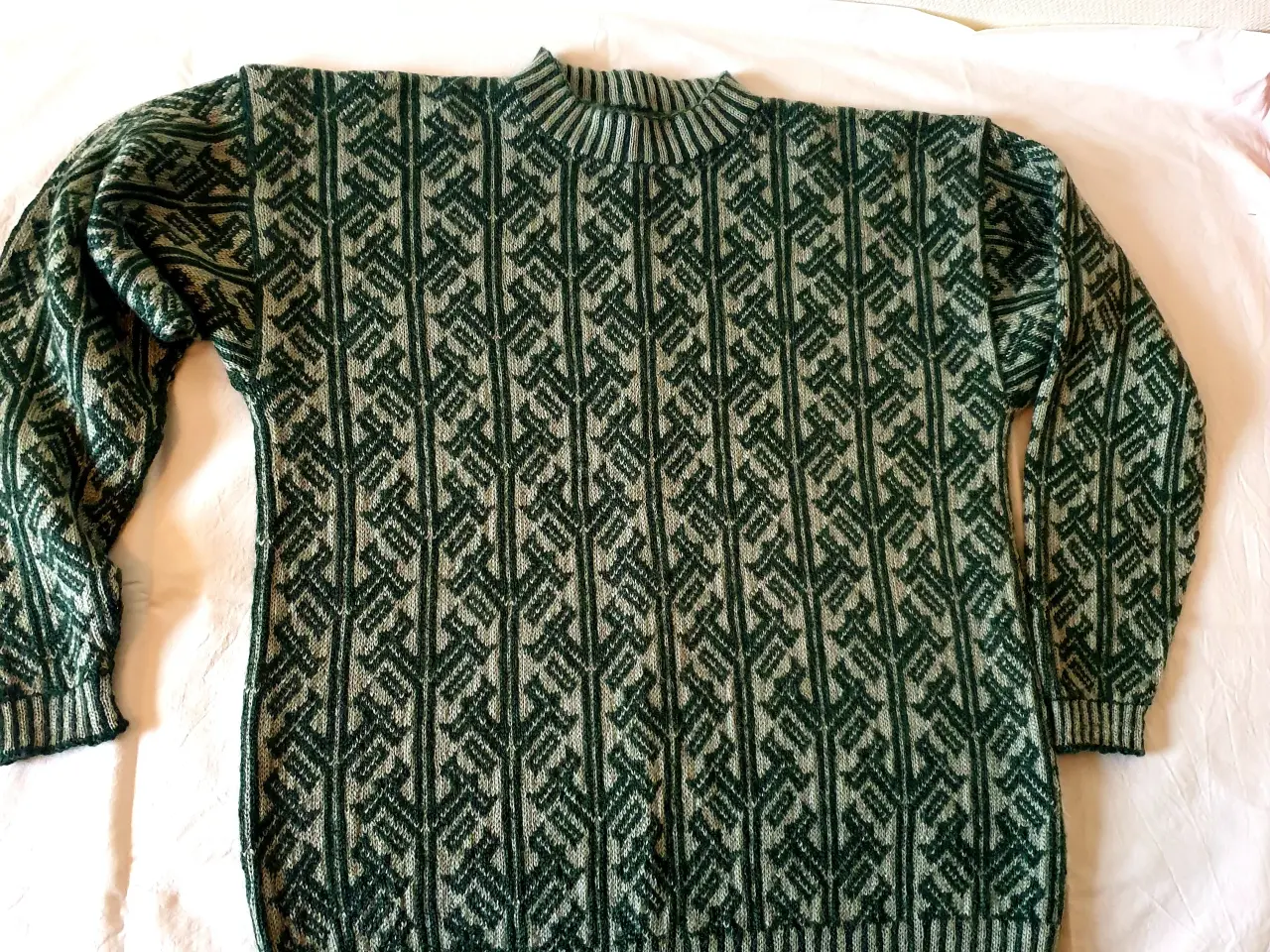 Billede 1 - Håndstrikket Herresweater