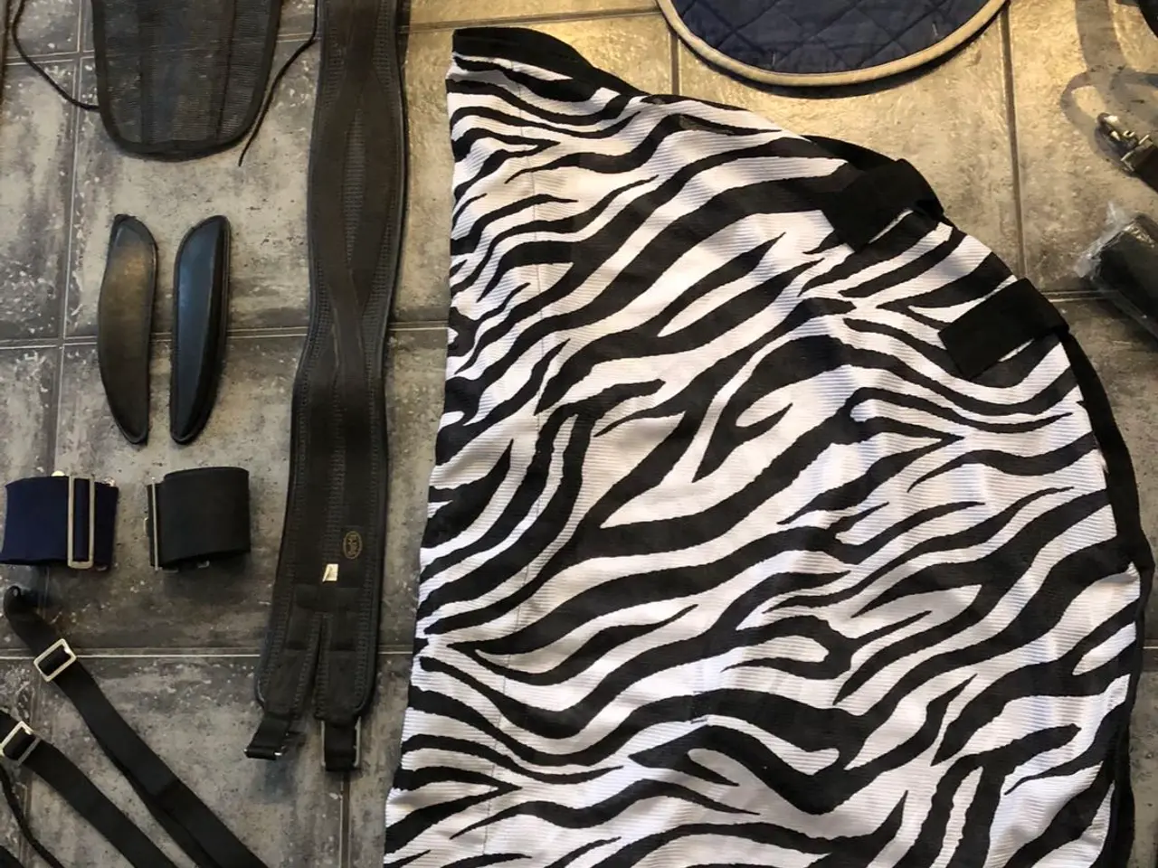 Billede 18 - Rideudstyrspakke med bla trense, 7 underlag,fortøj