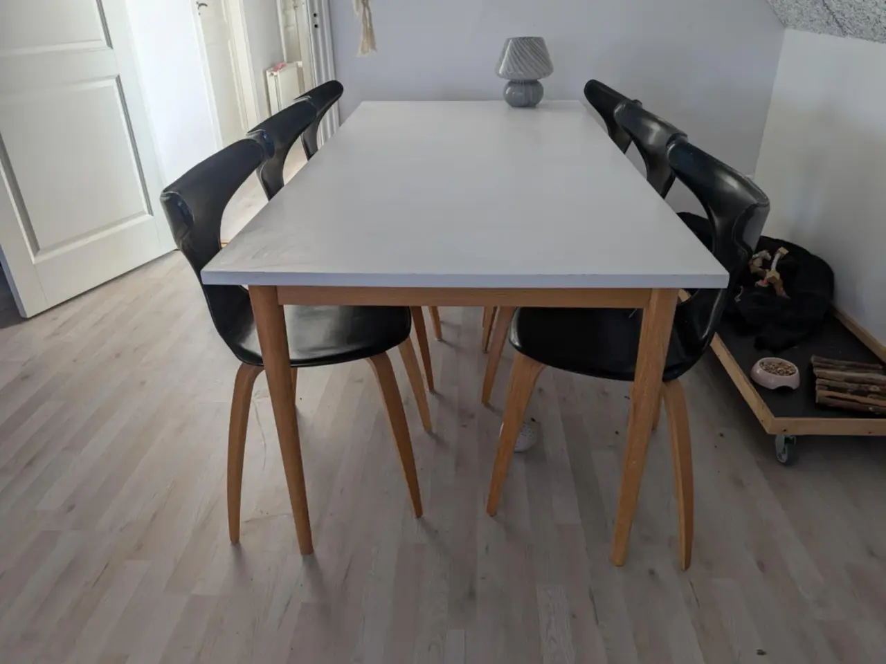 Billede 1 - Spisebord sæt m 6 stole 