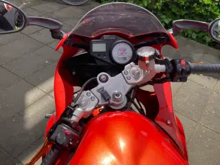 Triumph 955I RS Sprint