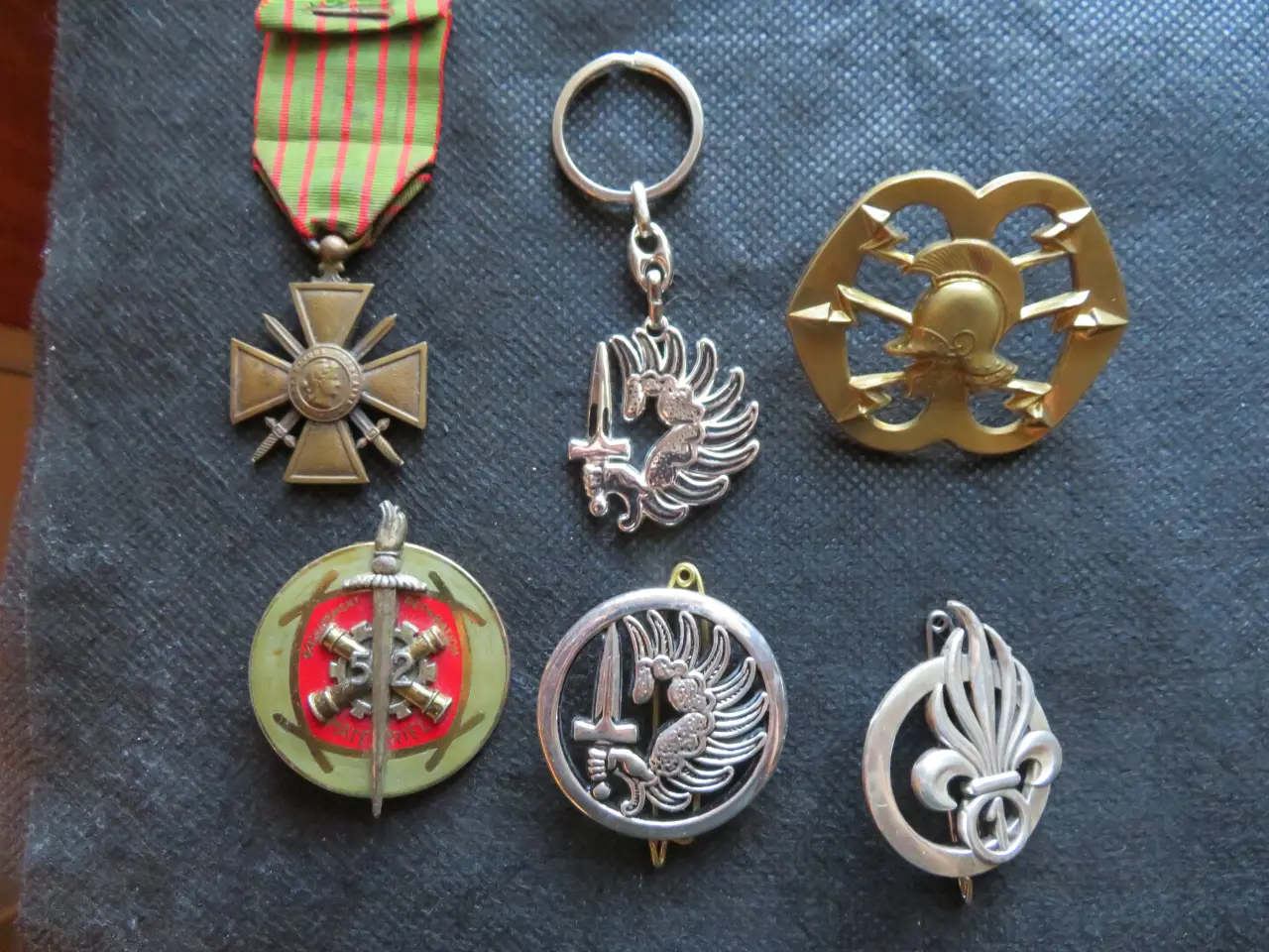Billede 1 - Militære emblemer udenlandske.