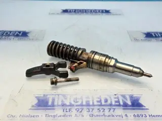 Iveco F3AE0684D Injektor 504154922