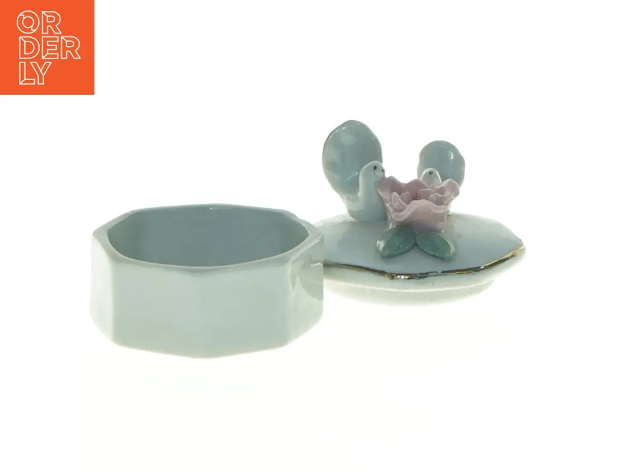 Billede 3 - Porcelænsskrin med due-figurer (str. 6 x 5 cm)