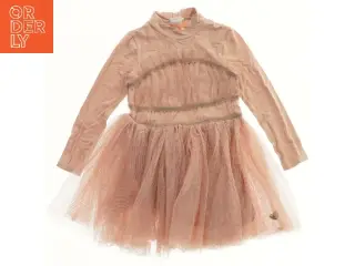 Blush-farvet kjole fra Pomp de Lux str. 92