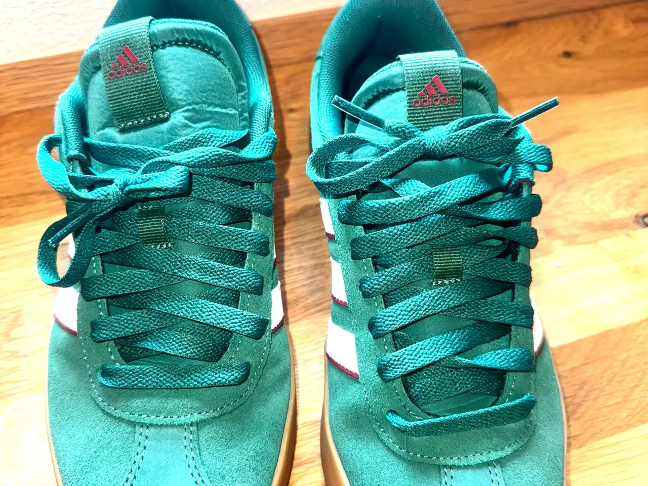Billede 3 - Helt nye Adidas sko str. 40 svarer mere str. 39