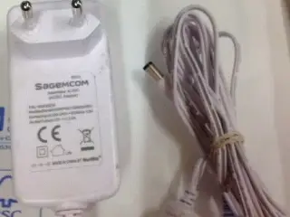 SagemCom AC/DC Adapter KSAP0201200200HEC 12V 2A
