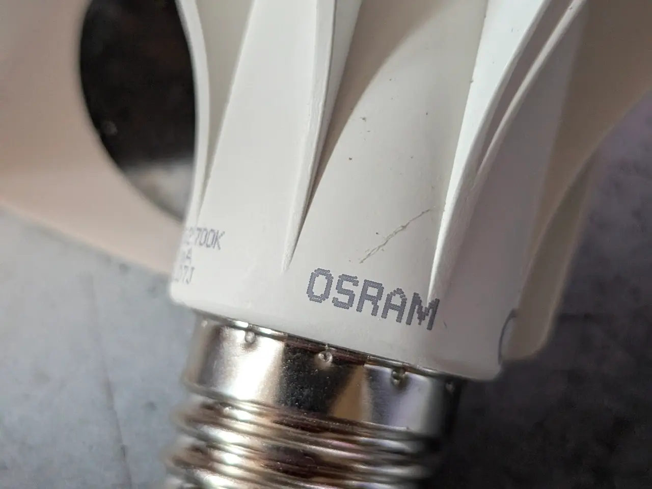 Billede 2 - 6x PIR sensor-pærer E27 LED 9 watt
