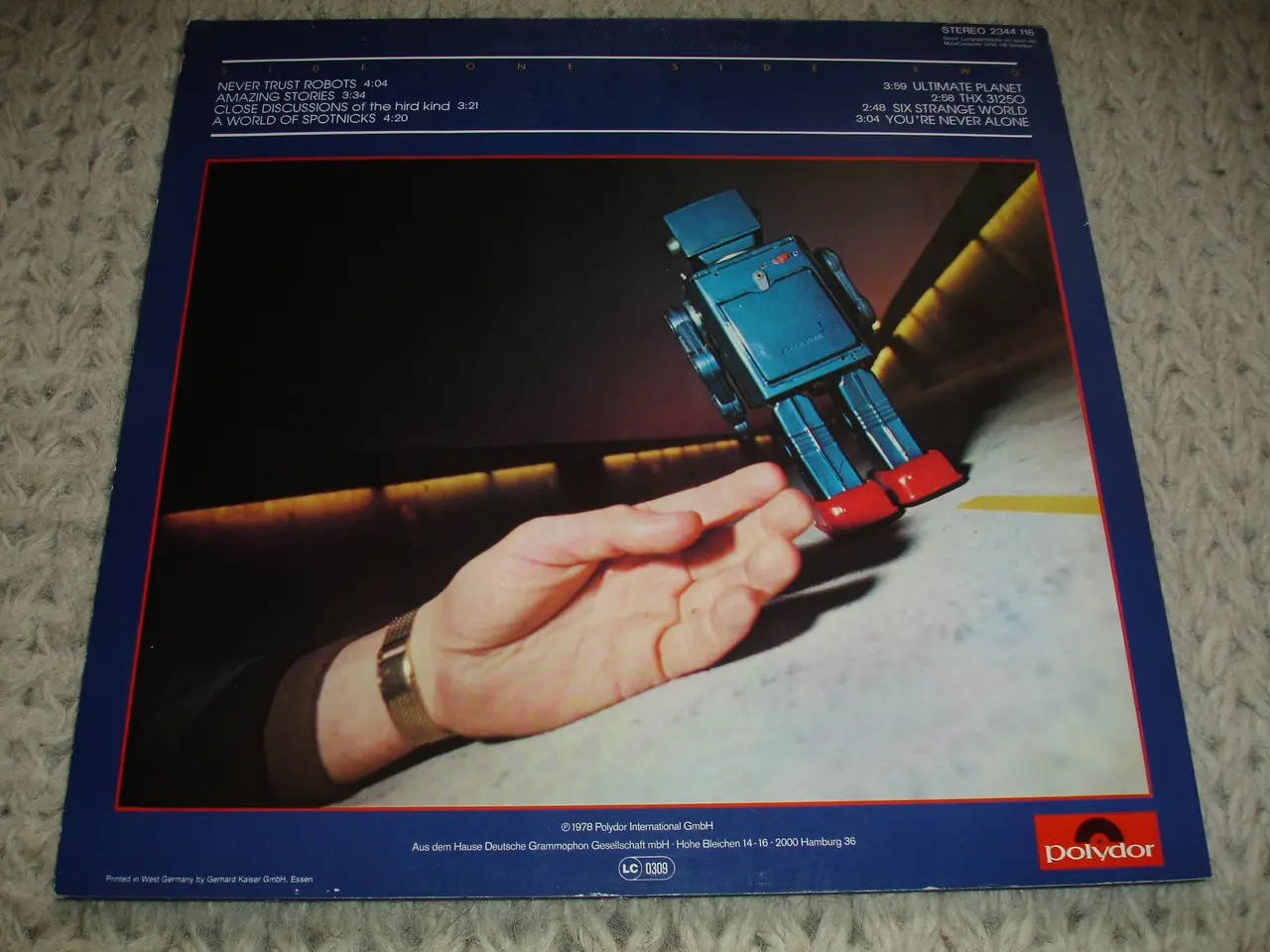 Billede 3 - (Sender gerne) The Spotnicks – Never Trust Robots