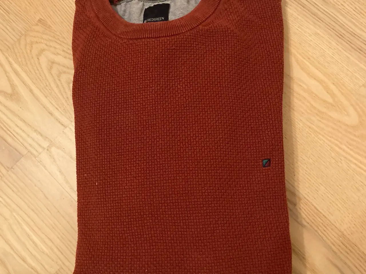 Billede 2 - Rød herresweater str XL fra Red|Green