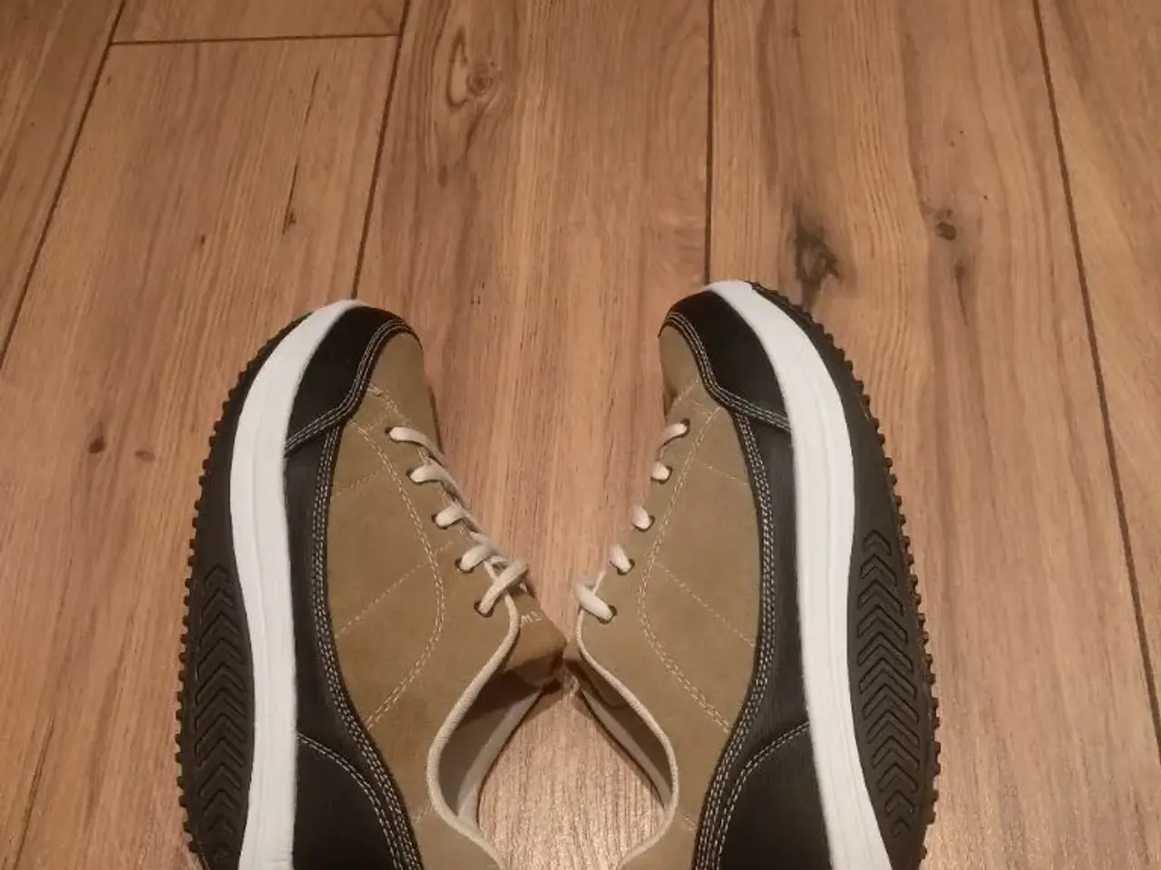 Billede 2 - Fritidssko, AIREWEAR.