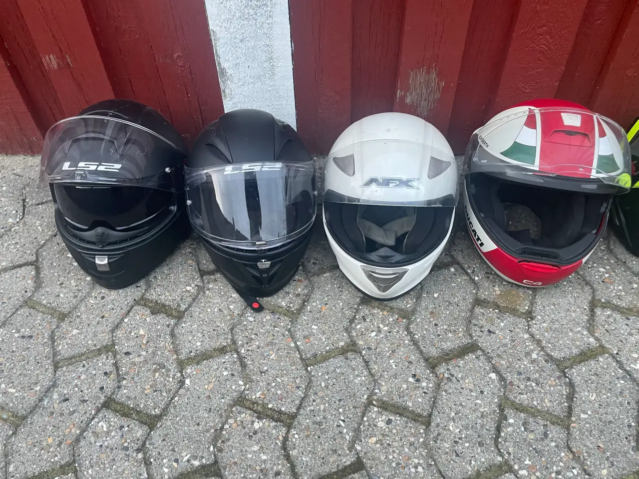 Billede 6 - Helt nye motorhjelmen.. 12 styk..