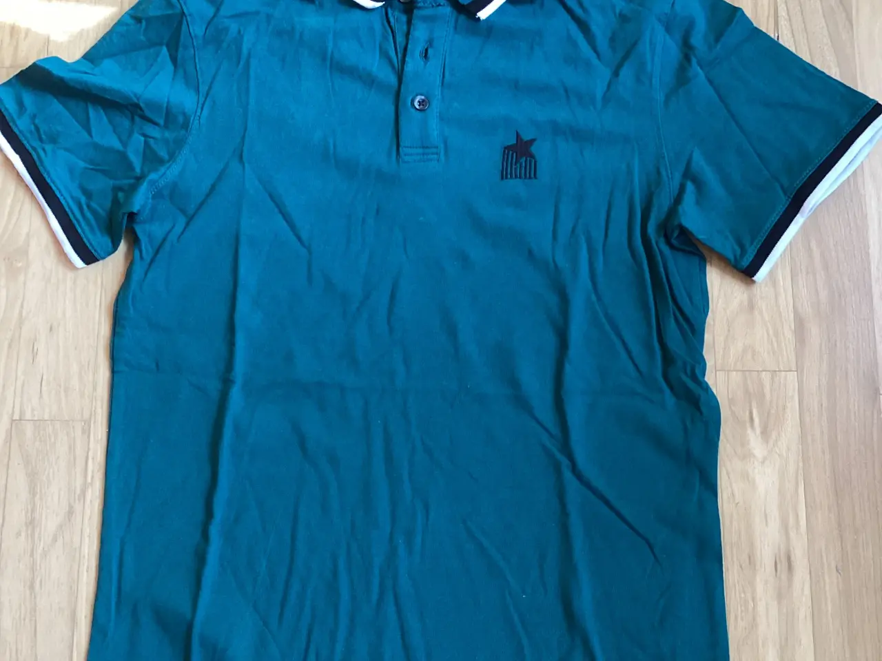 Billede 1 - Grøn T-Shirt med polokrave
