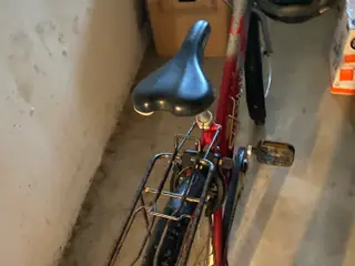 Hej jeg har en pige cykel til salg