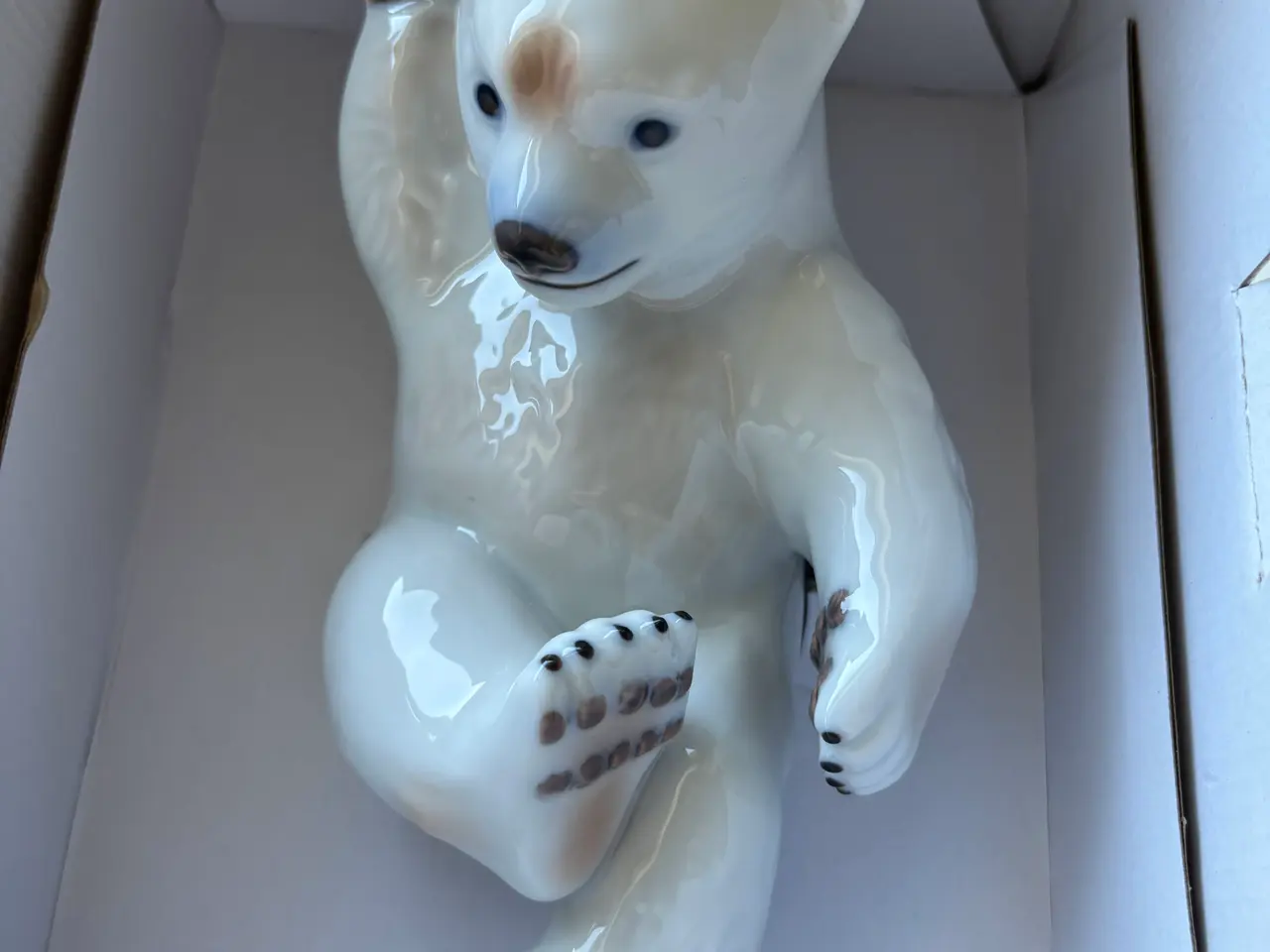 Billede 7 - Royal Copenhagen Isbjørn - Porcelænsfigur med orig