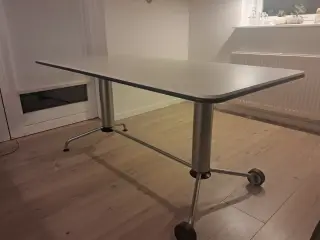Fritz Hansen Bord
