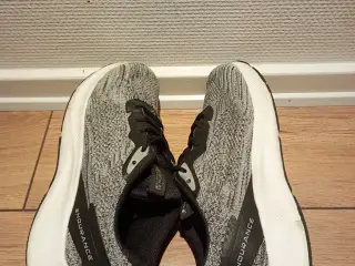 Fine sneakers, ENDURANCE, str. 40.