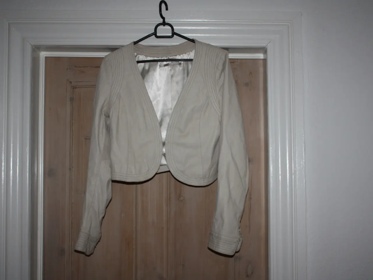 Billede 1 - Truly skindjakke str. 36