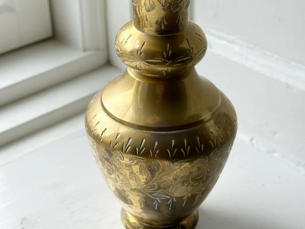 Billede 4 - Indisk messingvase m ciseleringer
