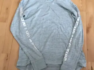 Bluse sælges