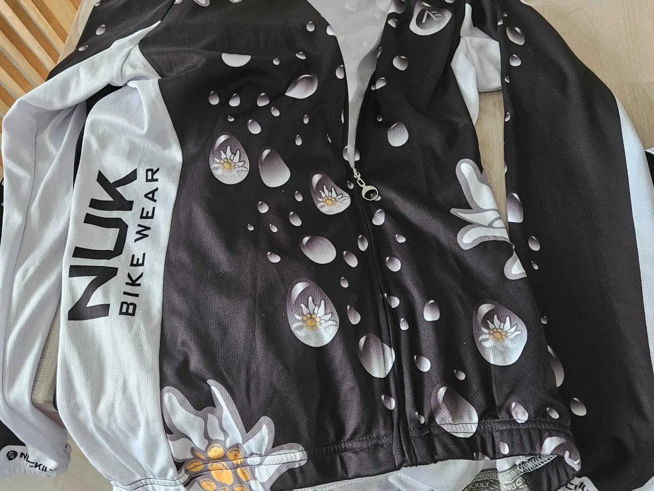 Billede 1 - Cykeltøj