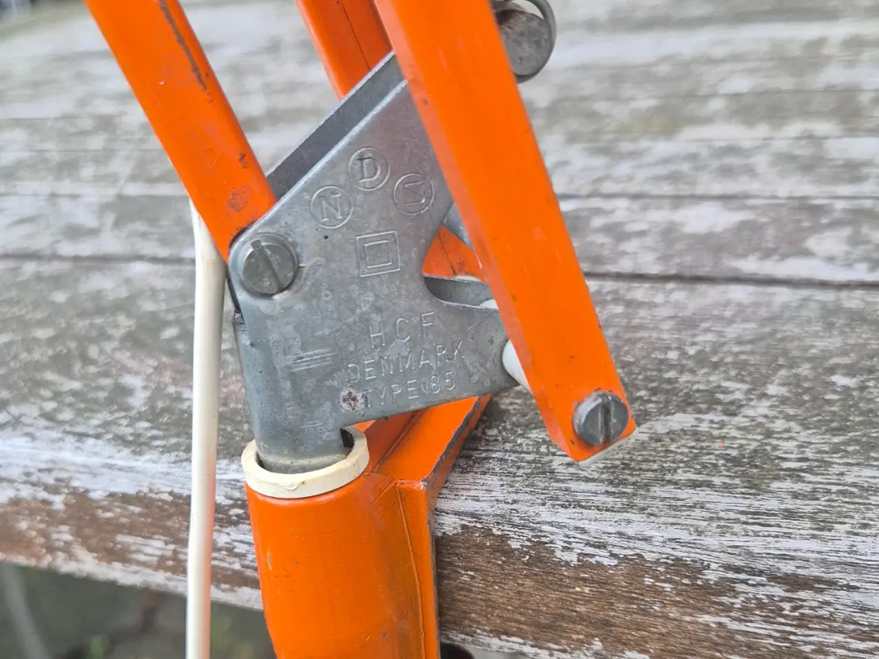 Billede 12 - Rustik og solid orange arkitektlampe