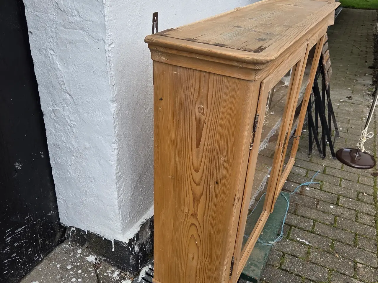 Billede 2 - Velholdt antik vægvitrine