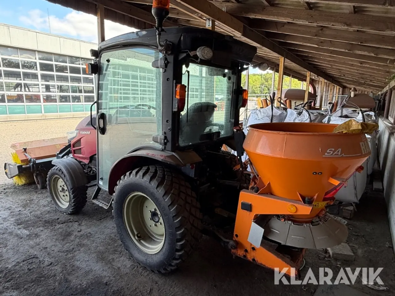 Billede 8 - Traktor Yanmar YT235 - med kost og spreder