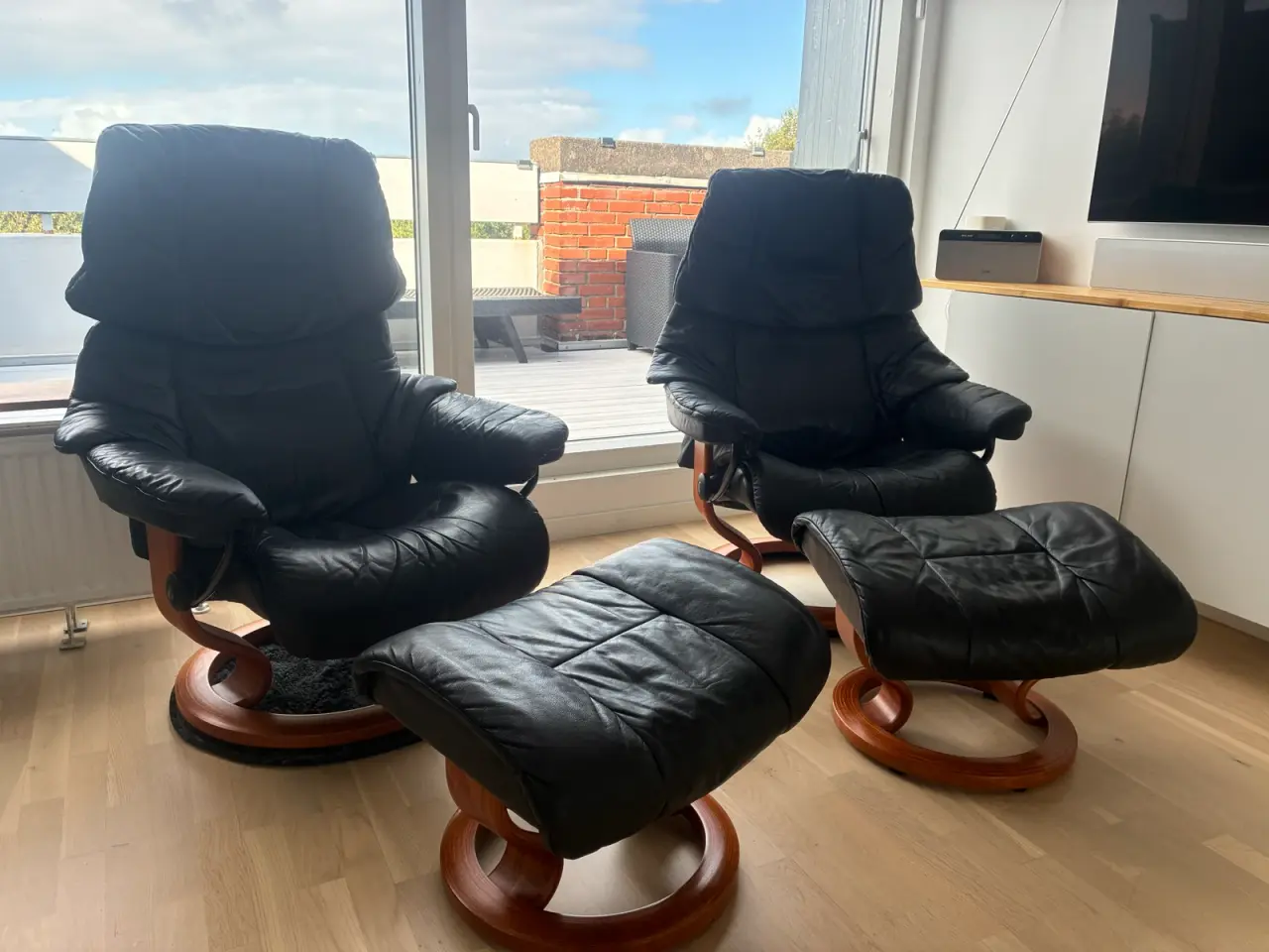 Billede 2 - Stressless lænestol sæt sort med skamler
