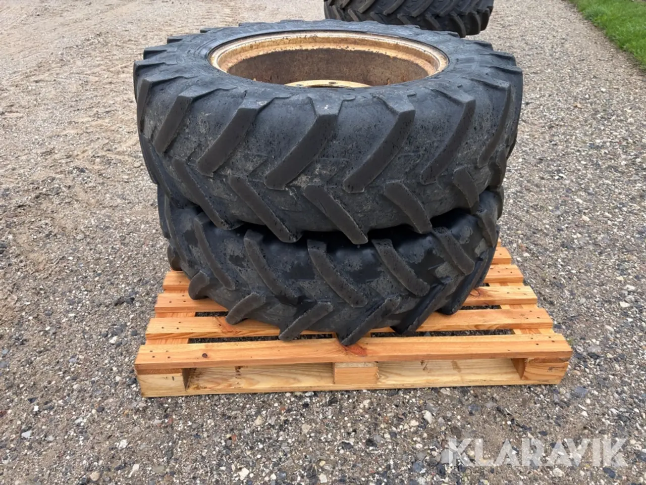 Billede 4 - Traktorhjul New Holland M115 - Forhjul 2 styk