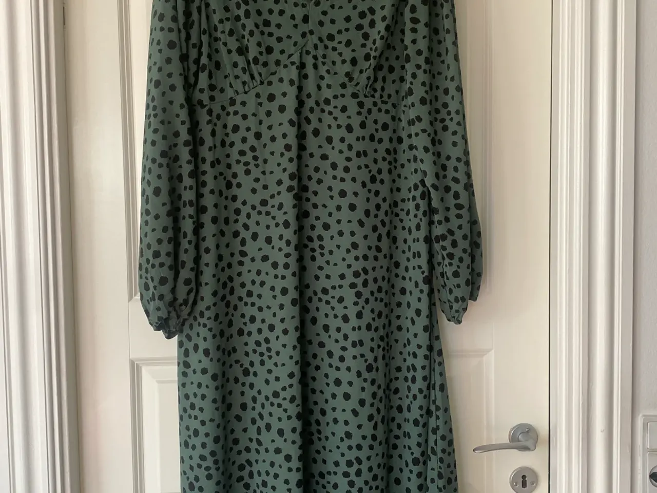 Billede 1 - Smuk lang kjole, Missguided