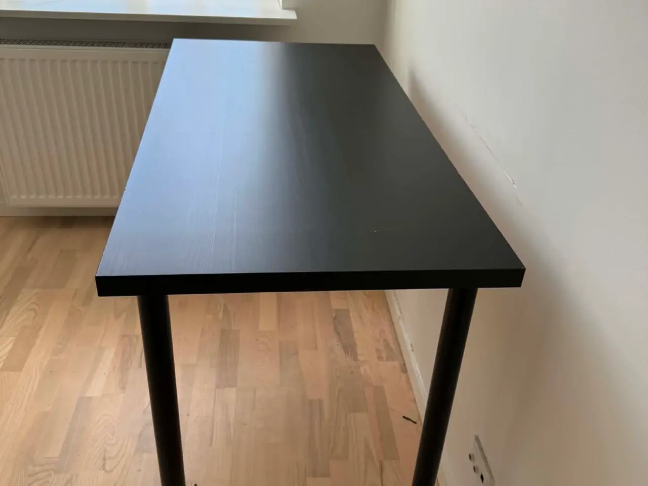 Billede 1 - Sort skrivebord 100x60cm