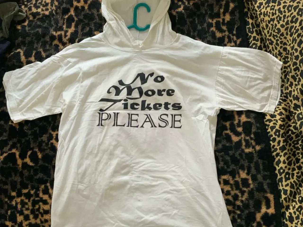 Billede 2 - T-shirt med hætte
