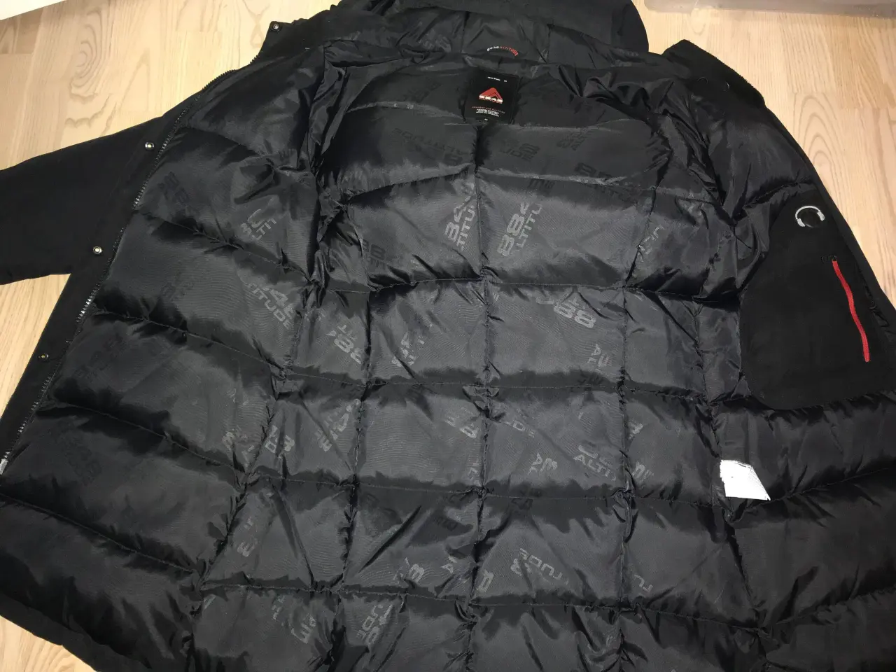 Billede 2 - Dunjakke mrk 8848 