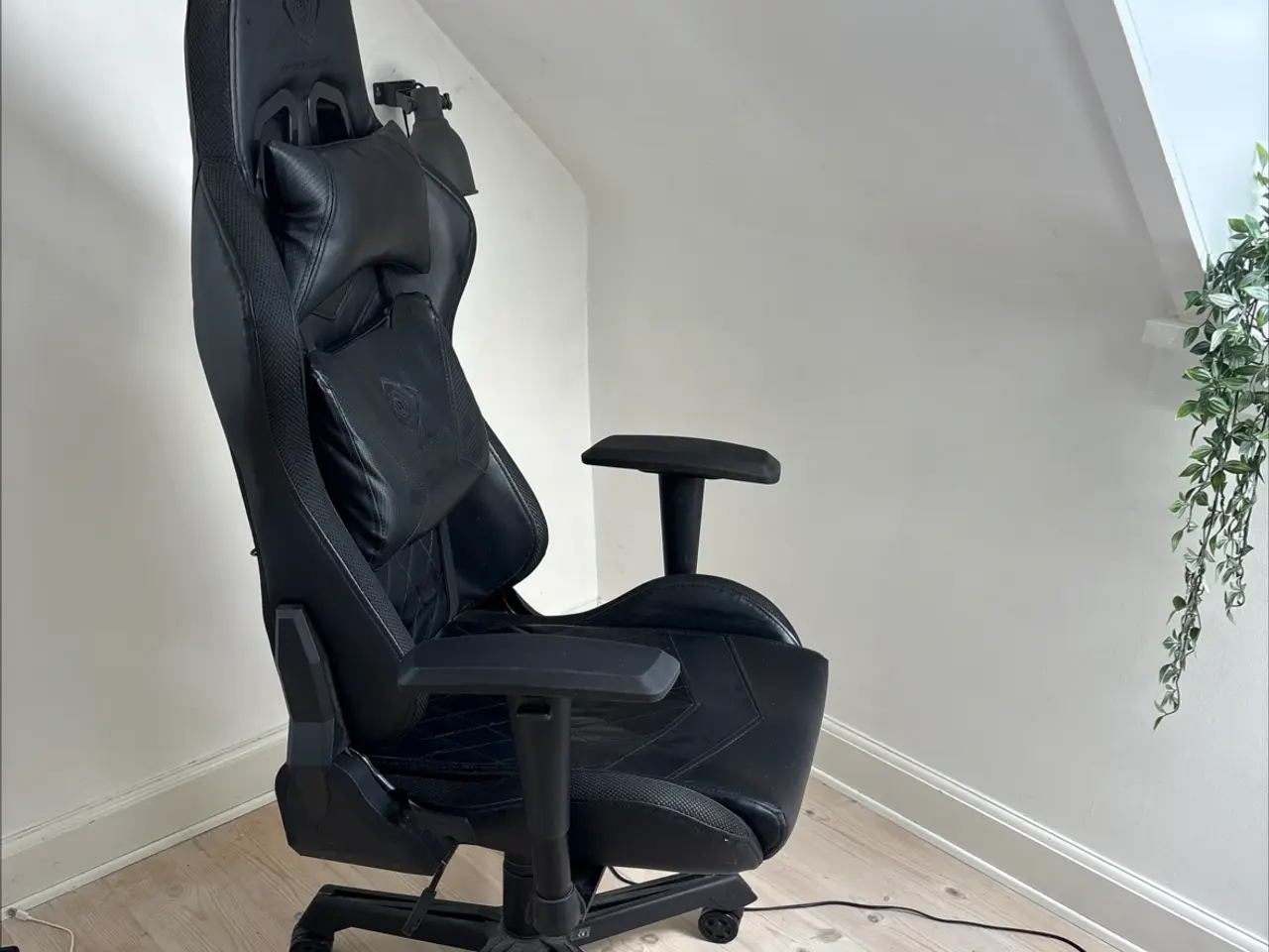 Billede 2 - Gamerstol med LED-lys 