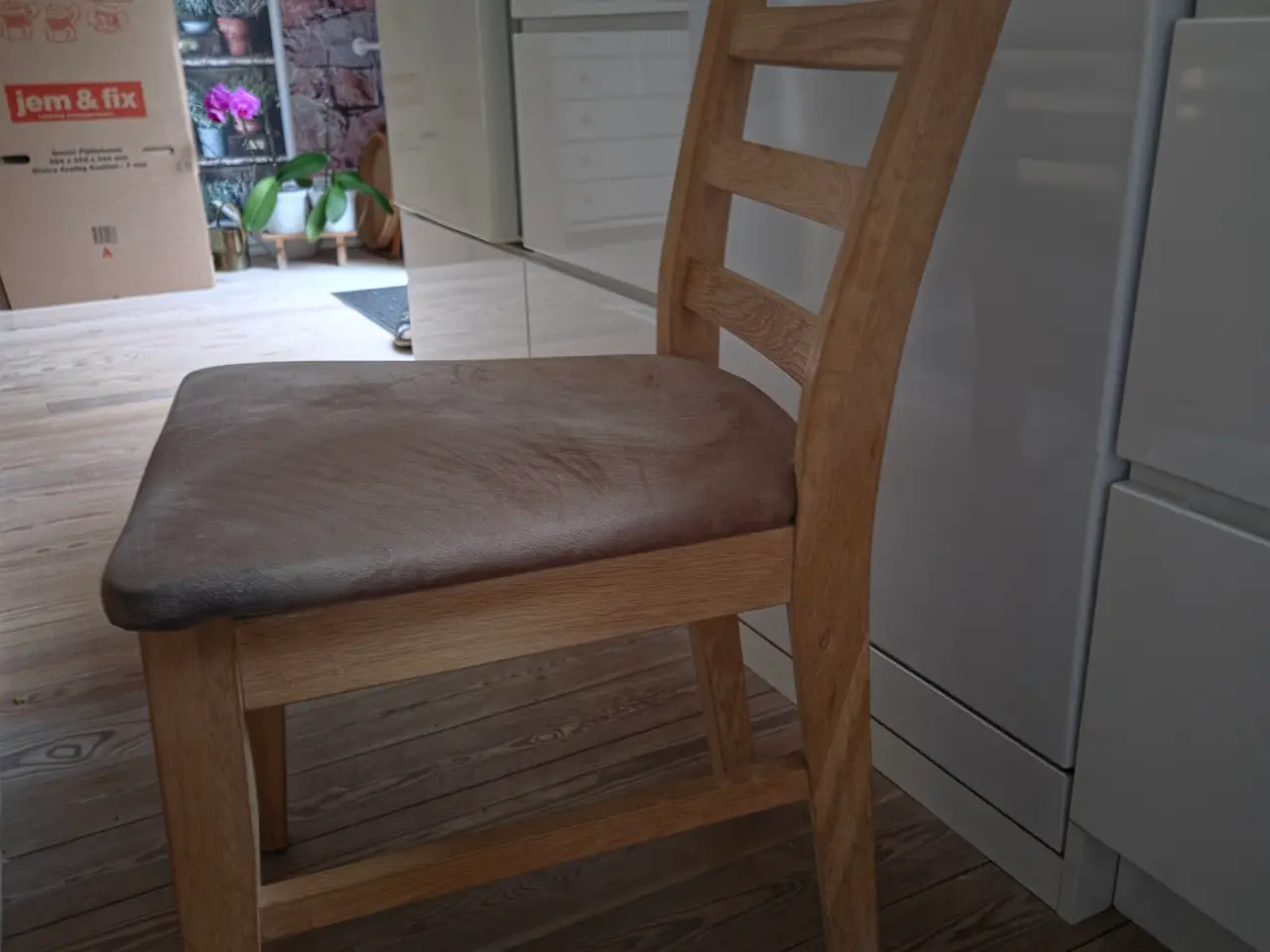 Billede 3 - Spisebord med 8 stole