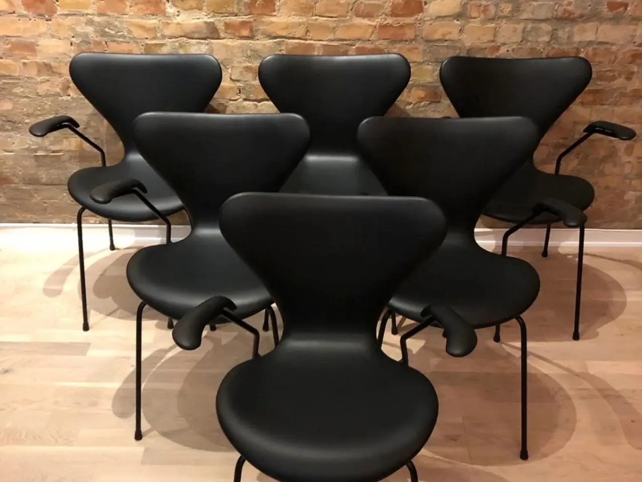 Billede 2 - Arne Jacobsen 3207 syver armstol - stolesæt