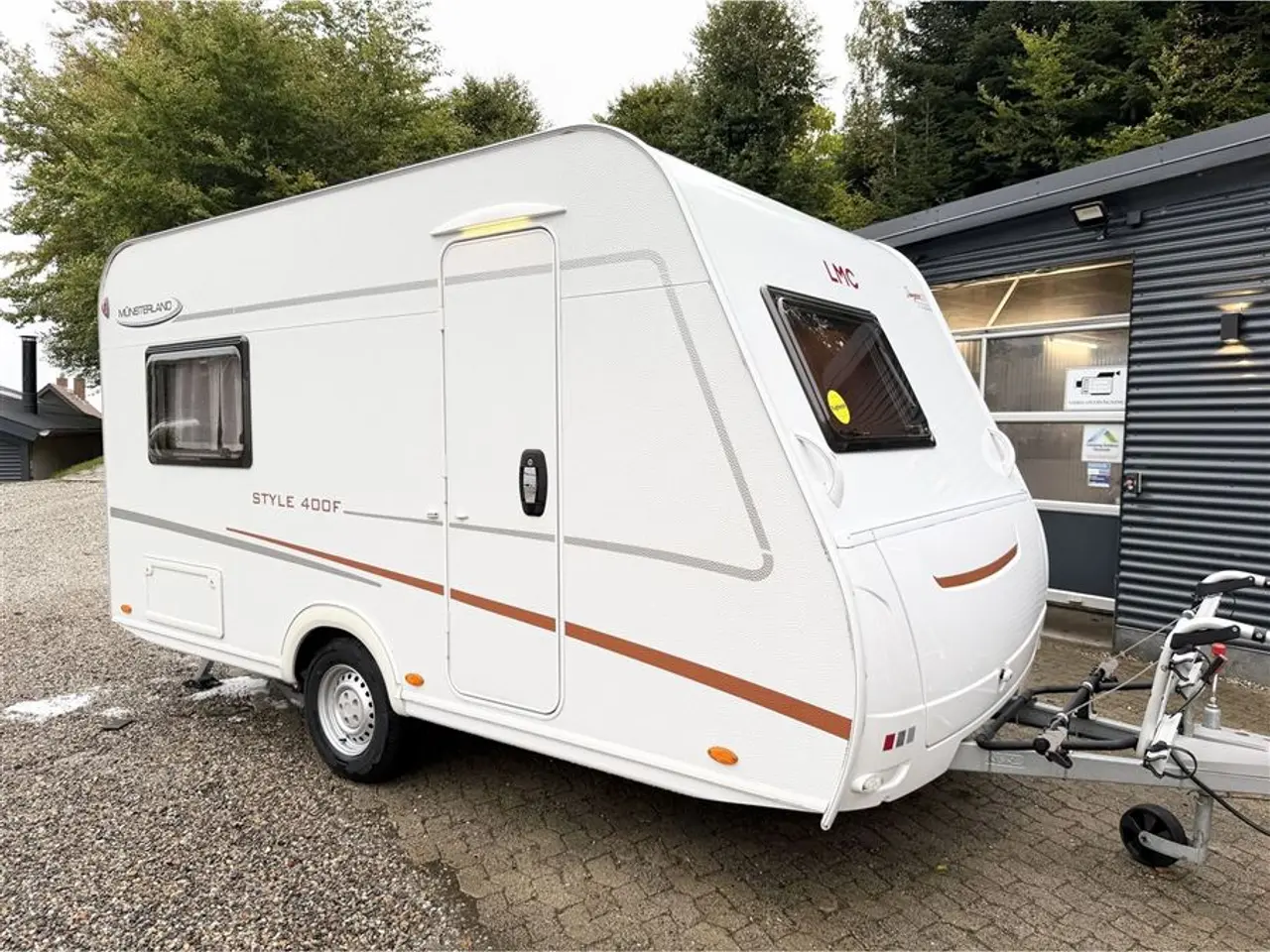 Billede 2 - 2022 - LMC Style 400 F Dobbeltseng-Gulvtemp.-Mover-Telt-LET VOGN