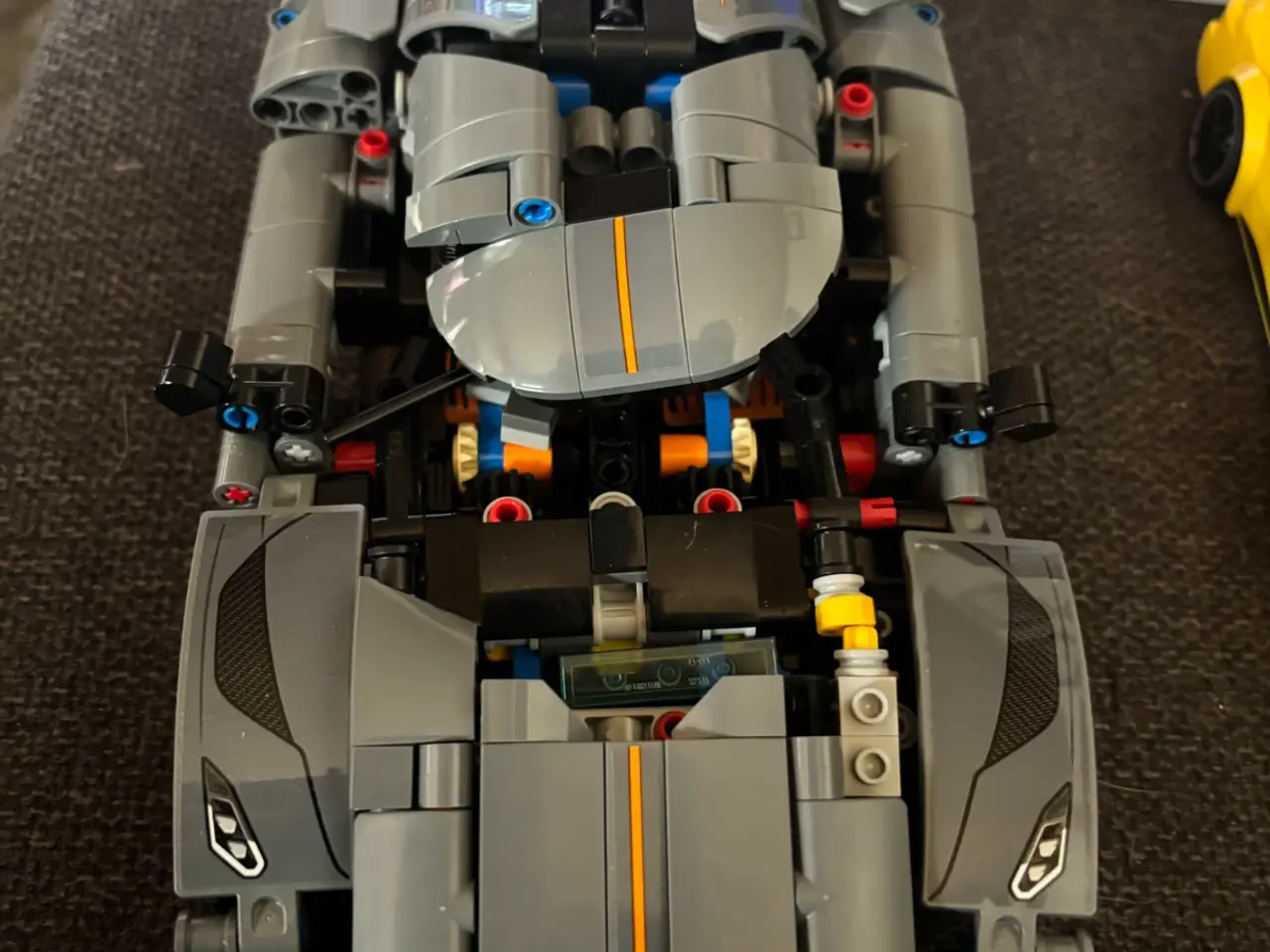 Billede 3 - Lego technic 42173 og speed champions 46924 sælges