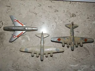 Tre Tekno Danmark fly, B17 og Subre Sabre F100