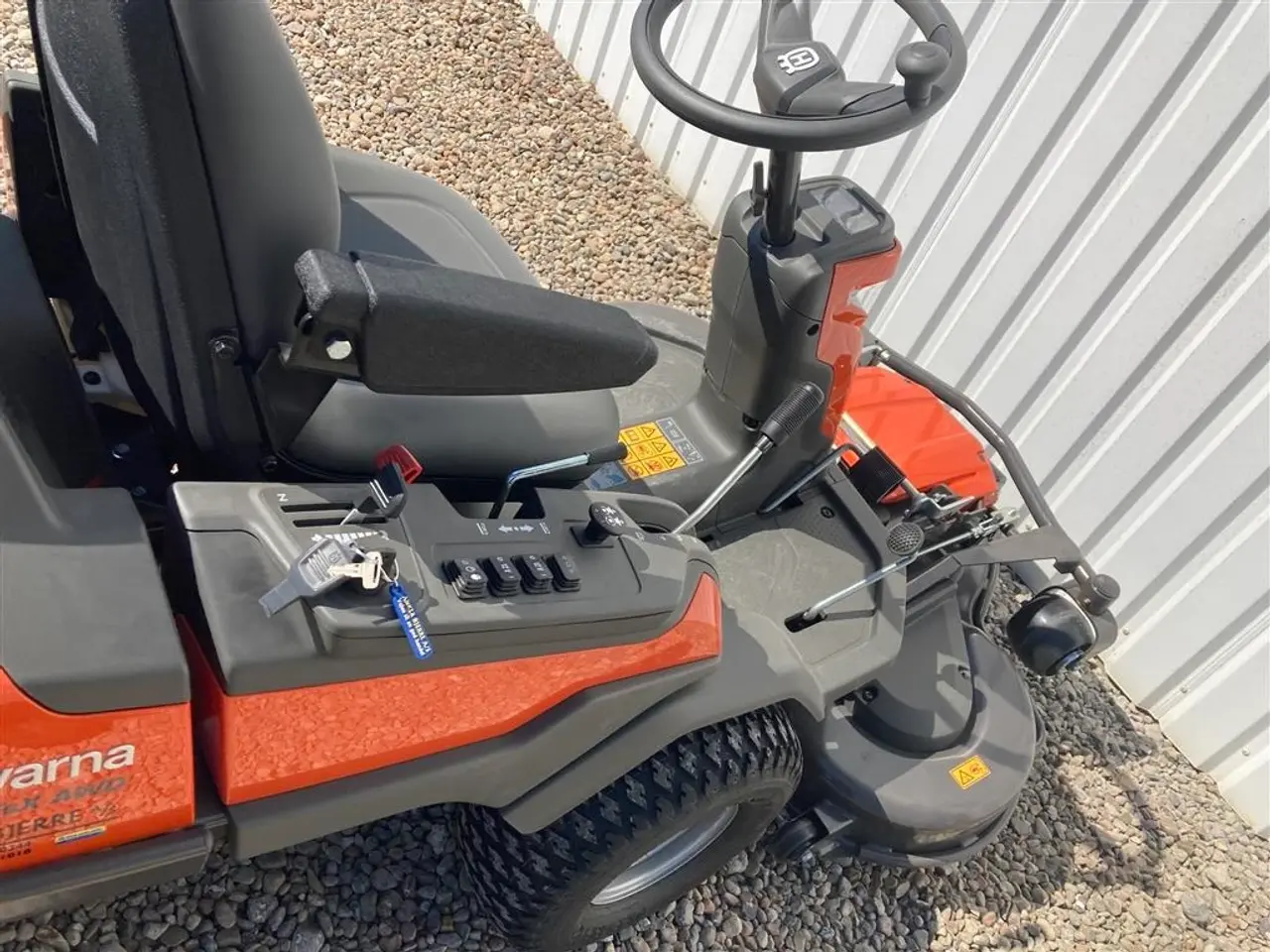 Billede 6 - Husqvarna R 420TsX AWD Inkl. 122 cm klippebord / klippeaggregat