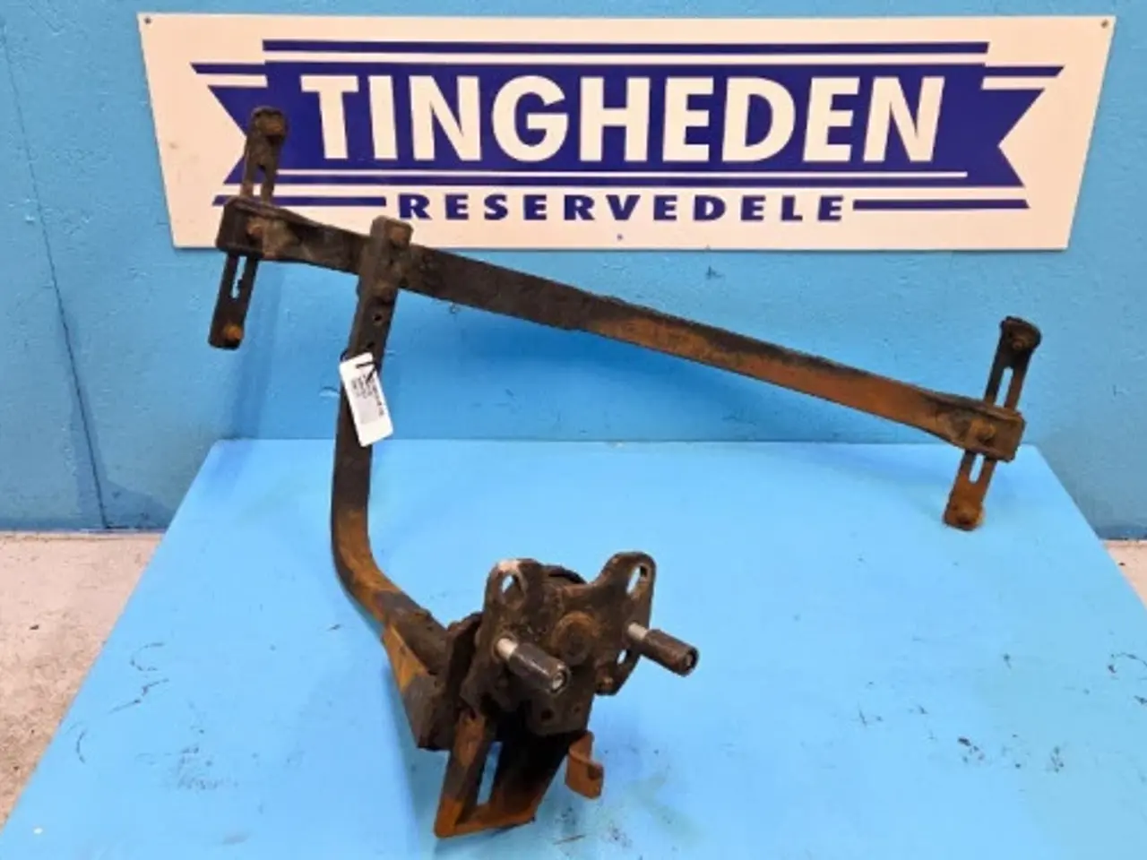 Billede 10 - Case Maxxum 150 Hjulskærm Beslag L. 47802229