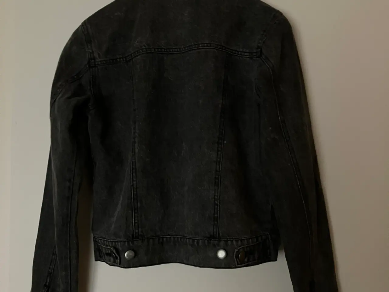Billede 2 - Cowboy jakke fra Monki i sort Demin str M 