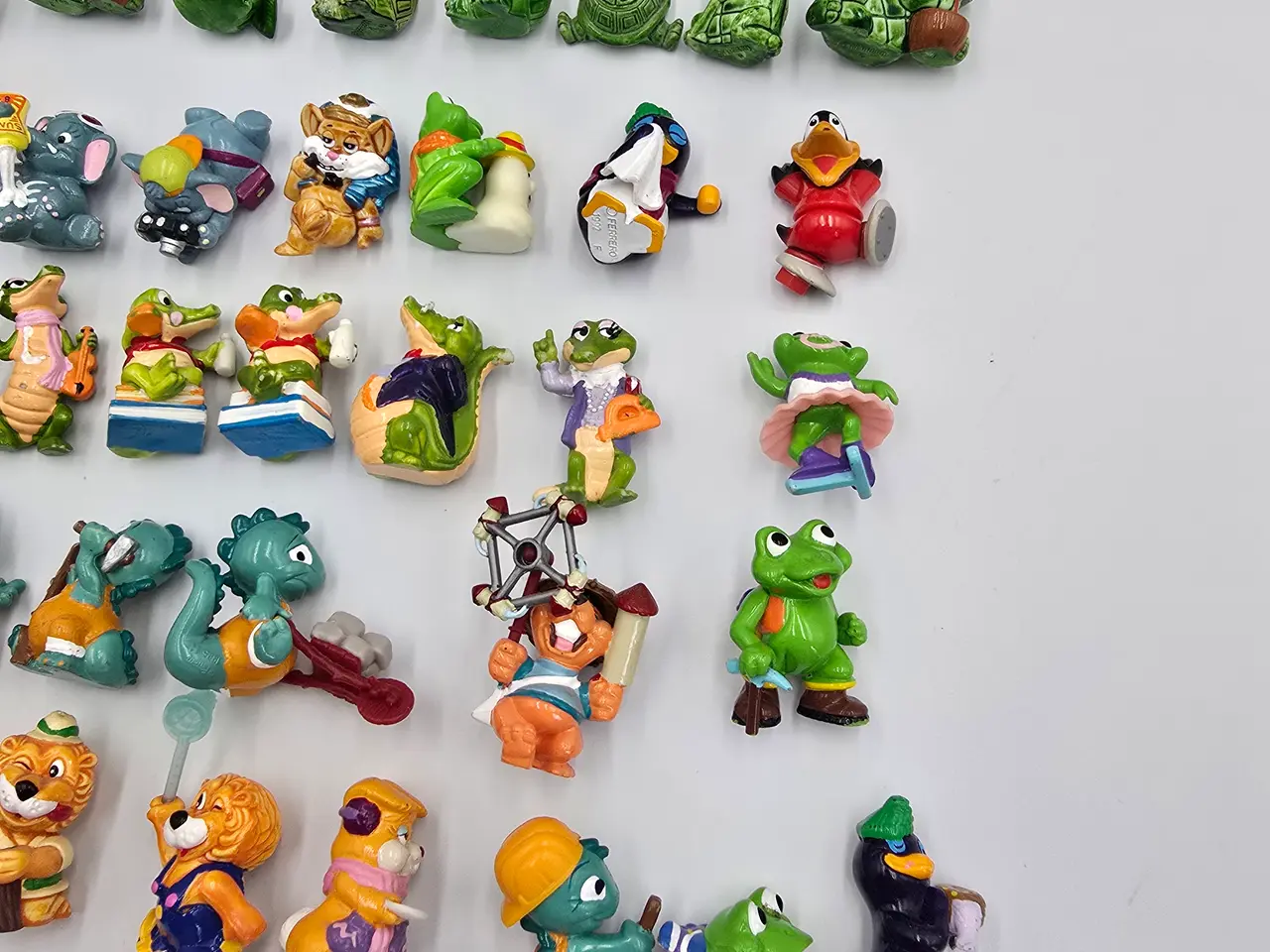 Billede 7 - Stort Kinder æg med 50 figurer
