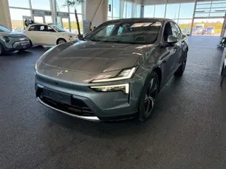 Polestar 4  Coupé RWD