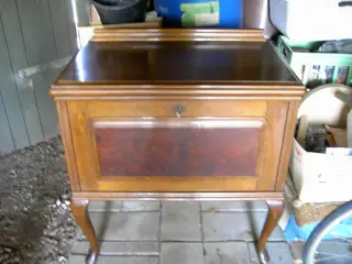 Anretterbord /-skab